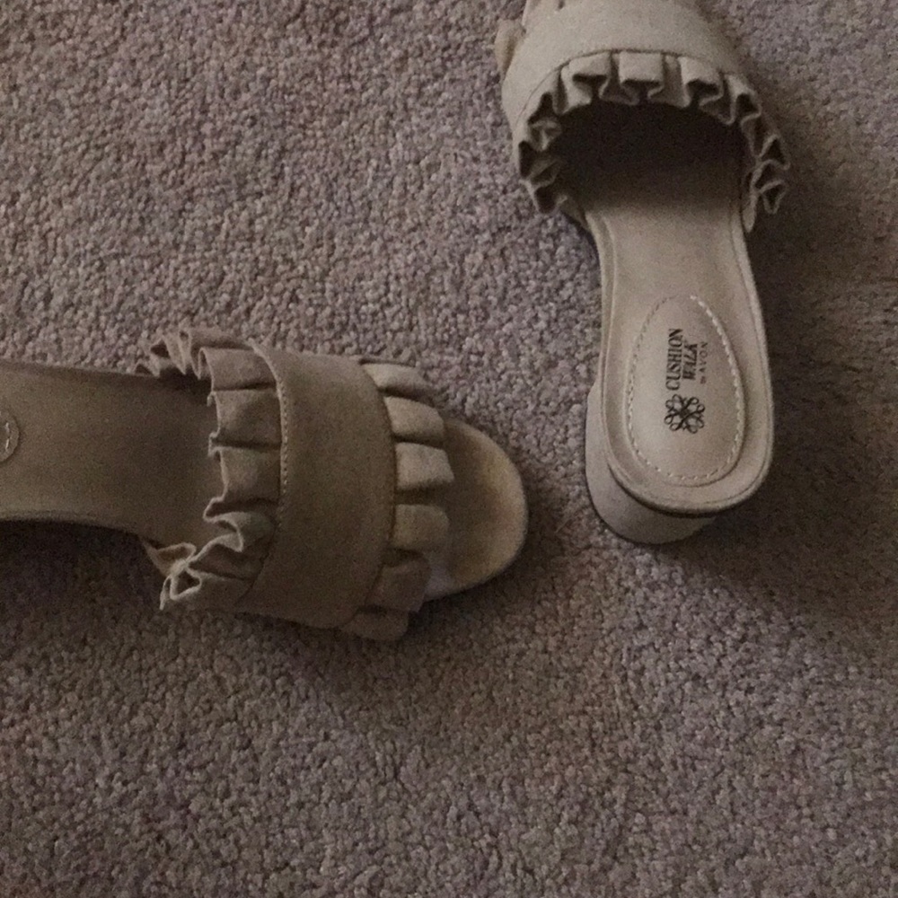 Avon Cushion Walk Sandals
